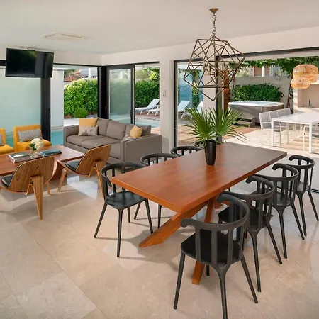 Villa Sleeps 10 With Pool Air Con And Wifi Sutivan