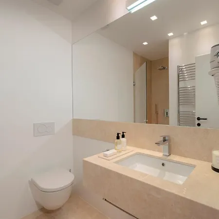 Villa Sleeps 10 With Pool Air Con And Wifi Sutivan